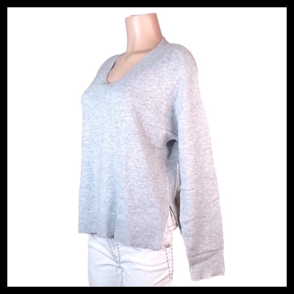 MELROSE & MARKET V - Neck Heather Gray Sweater - Picture 3 of 9